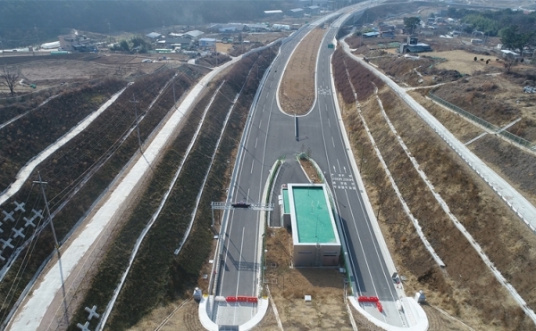 구미시관내 국도대체우회도로(구포-덕산2) 건설공사-석적2터널 종점.