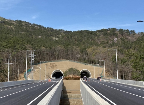 산성터널 접속도로 사진.