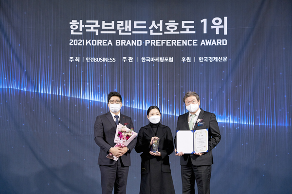 삼우씨엠건축사사무소가 올해 한국 브랜드 선호도 1위에서 CM서비스 부문 1위를 수상했다. 사진은 수상 후 기념촬영 모습.