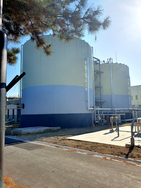 부강테크의 혐기성 소화 기술(AAD)이 적용된 밀양시 맑은물센터 내 바이오가스 시설 전경