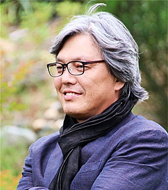 이위발 시인