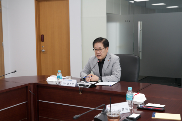 동서발전 권명호 사장이 창업 아이디어 공모전 시상 전 인사말을 하고 있다.